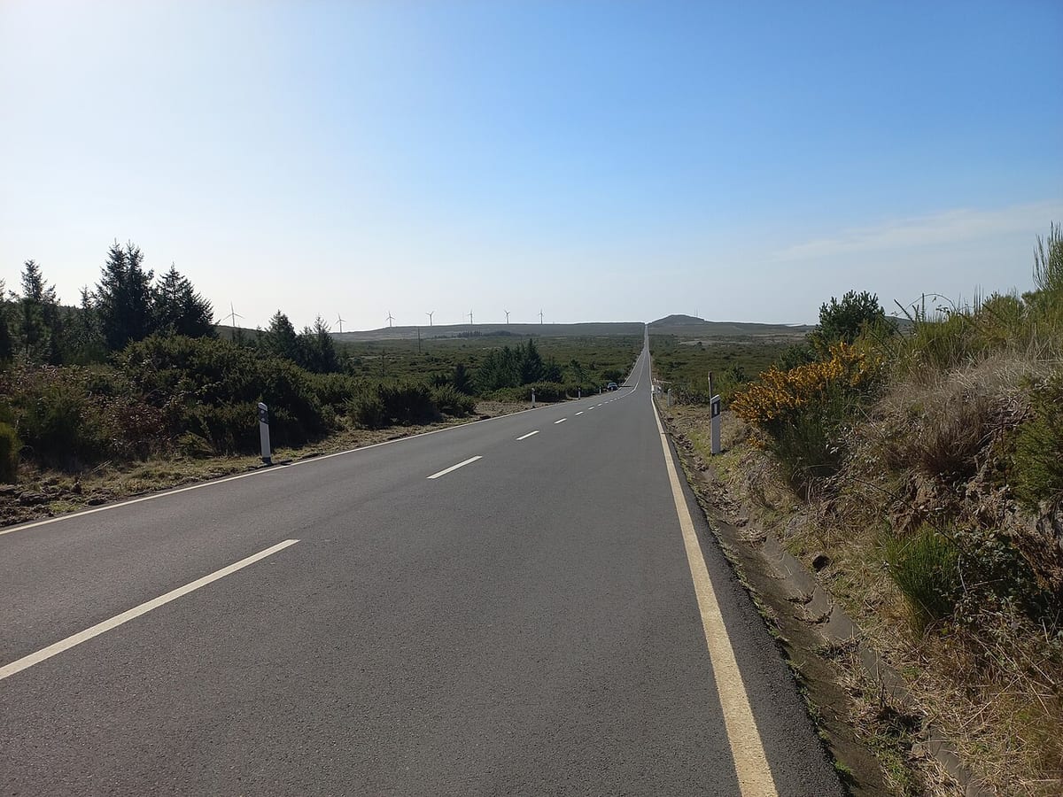 Madeira-Paul da Serra-ER 105 (street)-01ASD